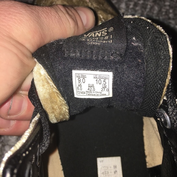 Gold velvet vans men’s 9 - Picture 2 of 3